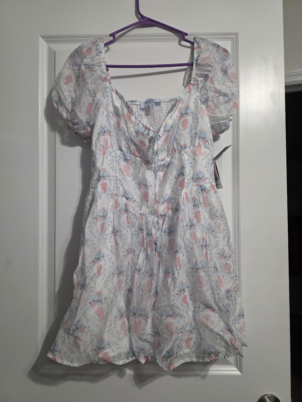 Celebrity Pink White Floral Mini Dress - Picture 3 of 4